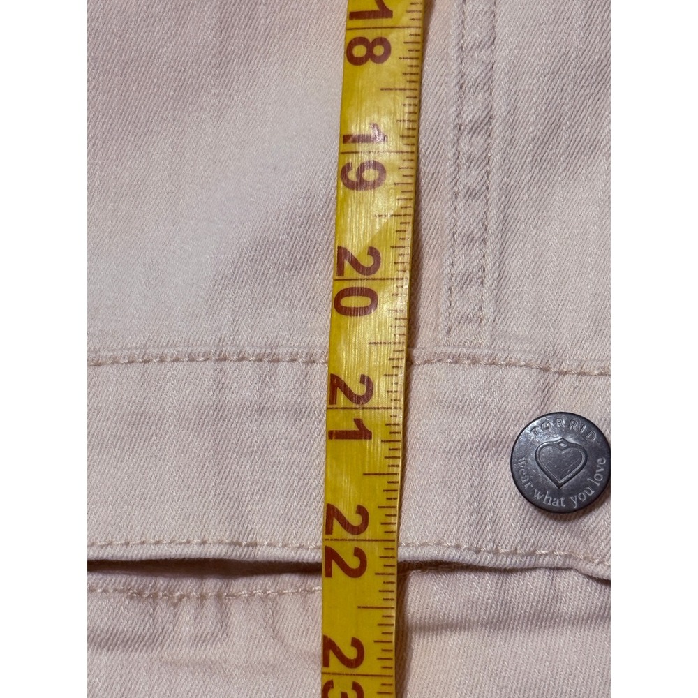 Torrid Womens 2 Denim Trucker Jacket Button Up Coat Excellent - Picture 5 of 6